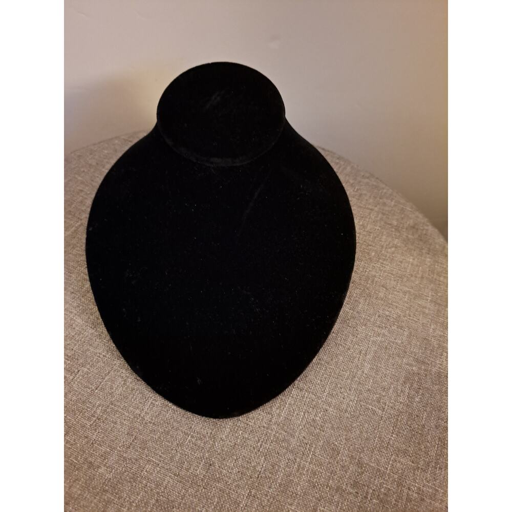 Necklace display Black Velvet